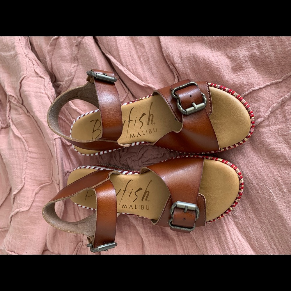 Platform sandals